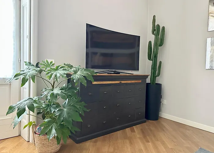 Casa Gregis - Museums Area - 10 Min Walk To Upper Town Апартаменти